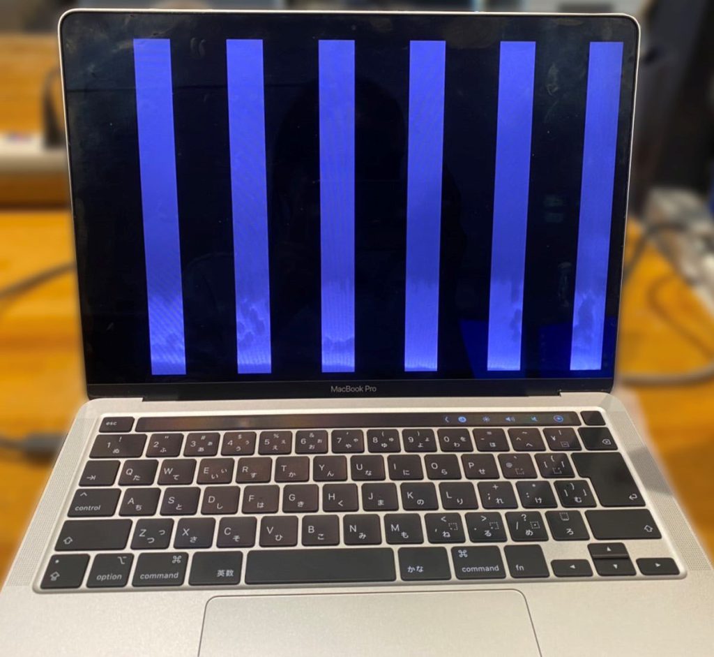 MacBook Pro (13インチ, 2020, Thunderbolt 3ポート x 2)　液晶修理
