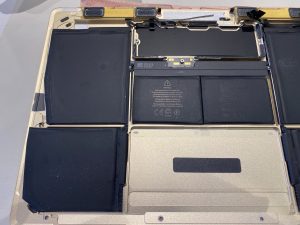 MacBook 12インチ　2015年モデルのバッテリー交換