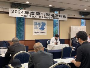 ある時はスーツを身に纏い・・